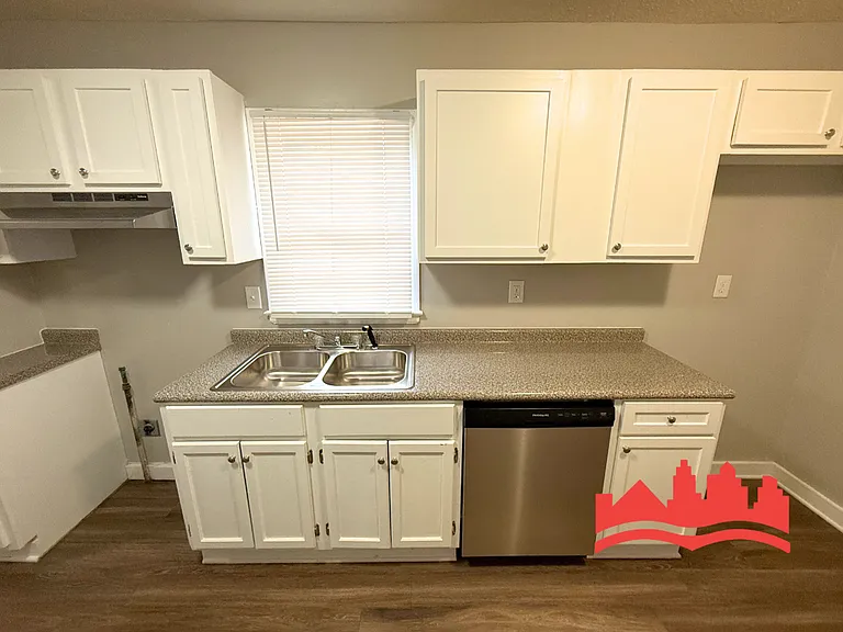 3477 Kensett Dr — Photo 7