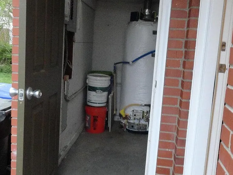 4202 Berkshire Ave — Photo 32