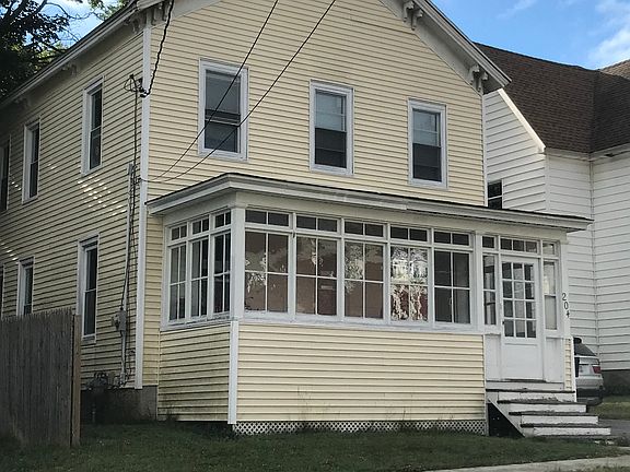 2nd image of 204 Glebe St