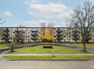 2315 E Olive St APT 2B, Arlington Heights, IL 60004