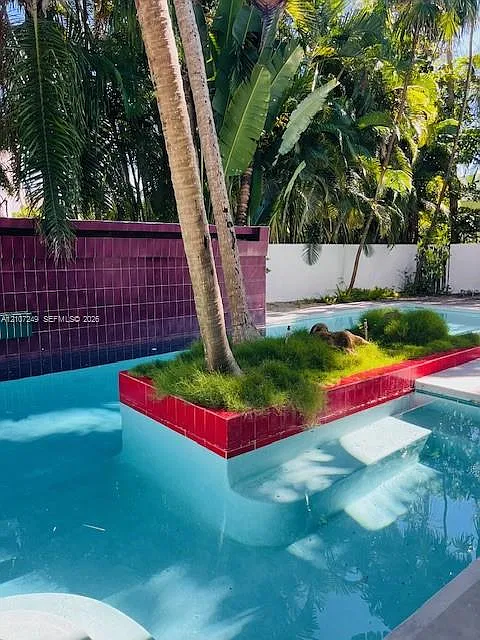 Tropical Isle Homes Sub 4 — Photo 4