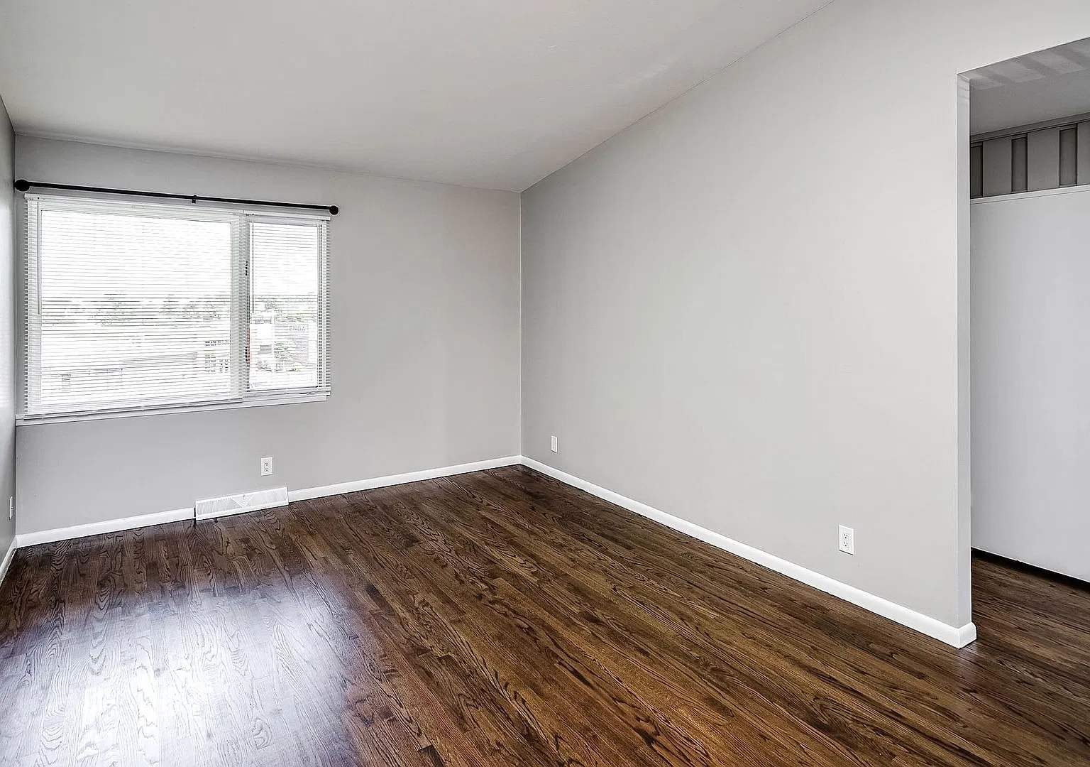 Top Floor 2-Bedroom Apartment In Millard! — Photo 3