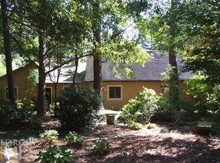 2922 Parkwood Rd, Snellville, GA