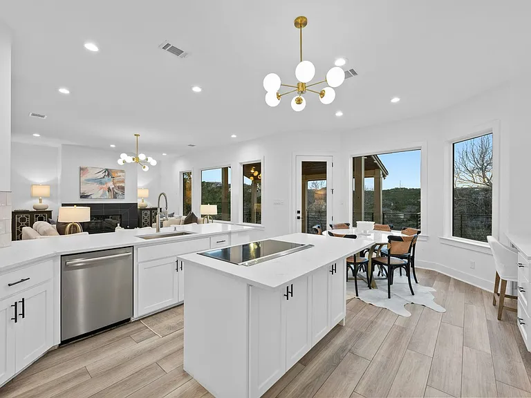 7905 Brightman Ln — Photo 16