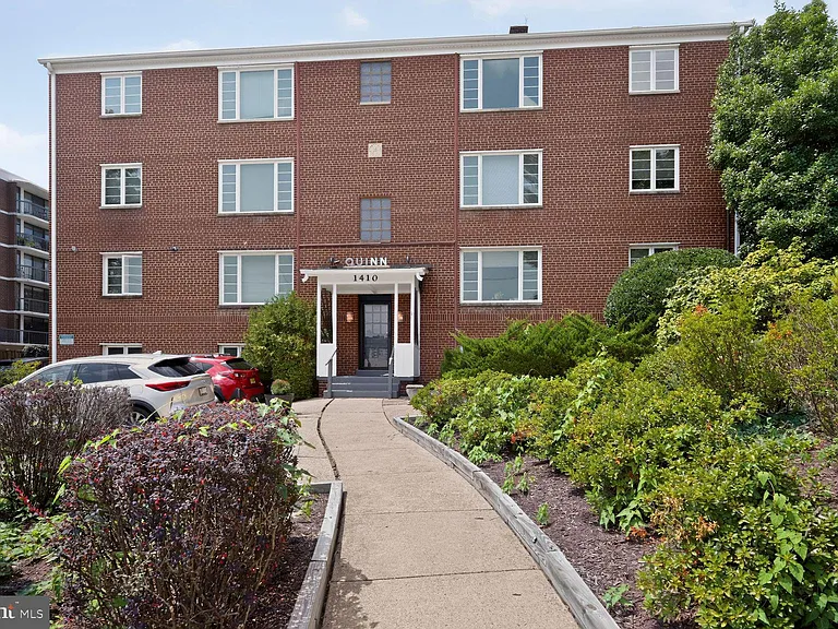 1410 N Quinn St #7 — Photo 17