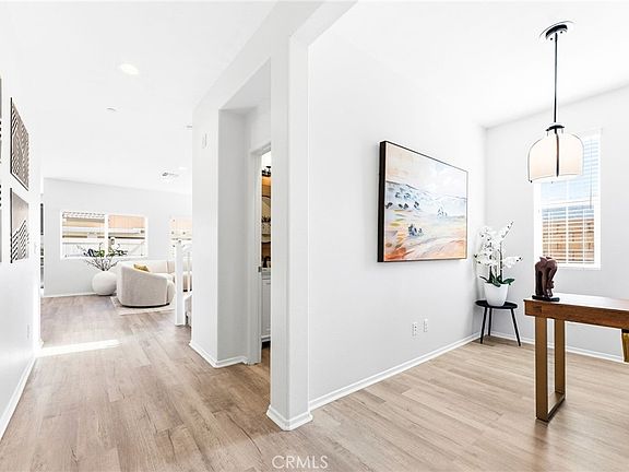 3rd image of 205 Windsor Grey Way