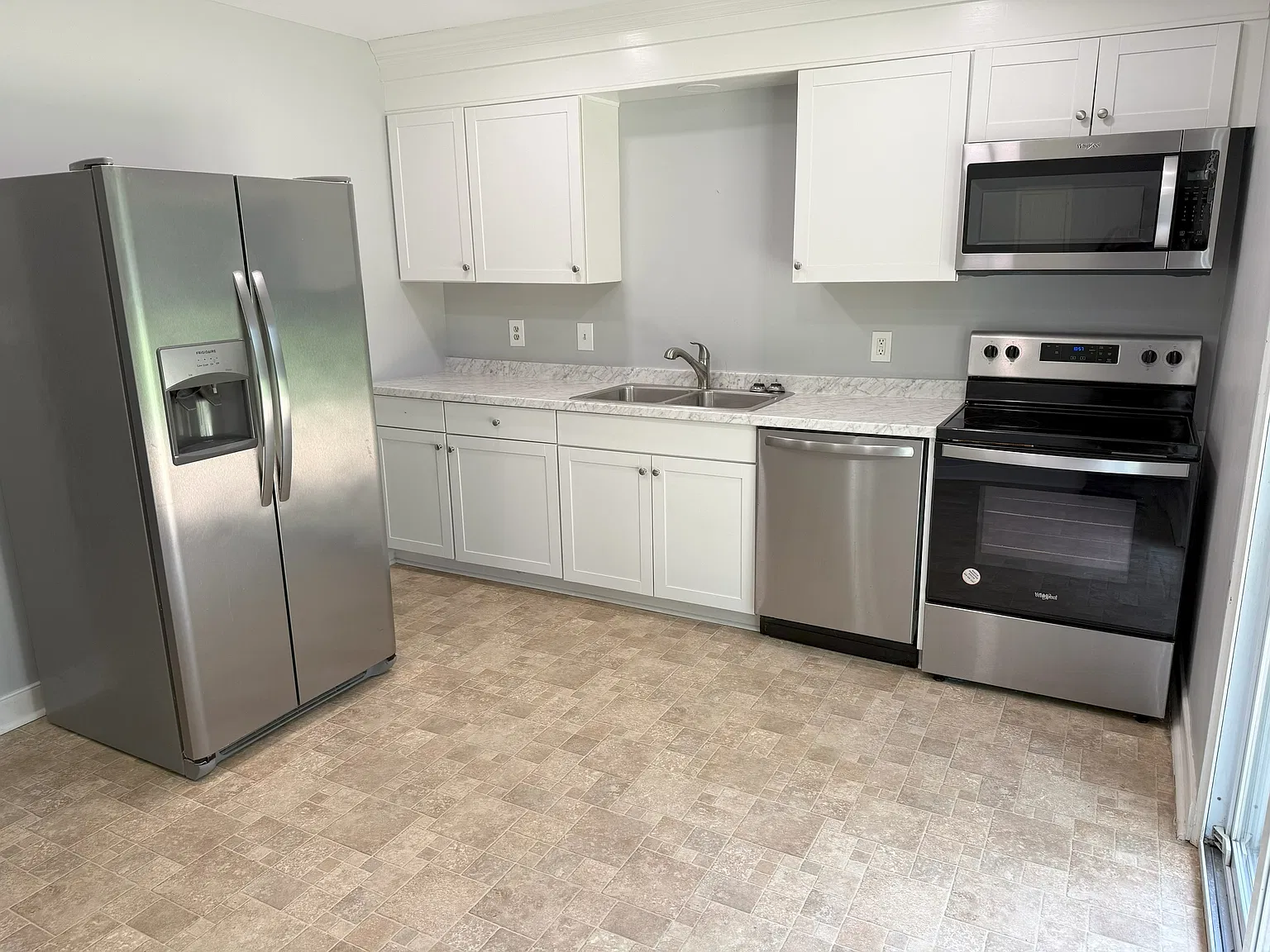 2 bed, 864 sqft, $1,700 — Photo 4
