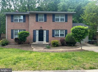 5205 Pumphrey Dr, Fairfax, VA 22032