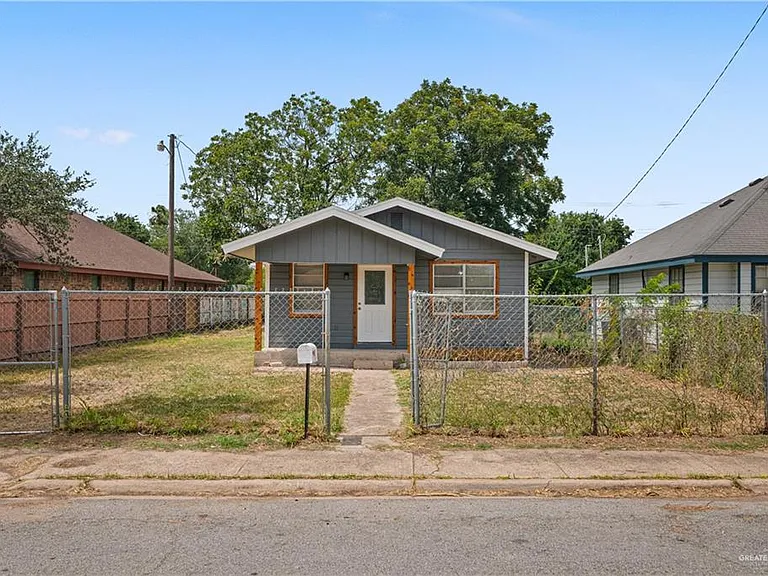 2517 W Hackberry Ave — Photo 3