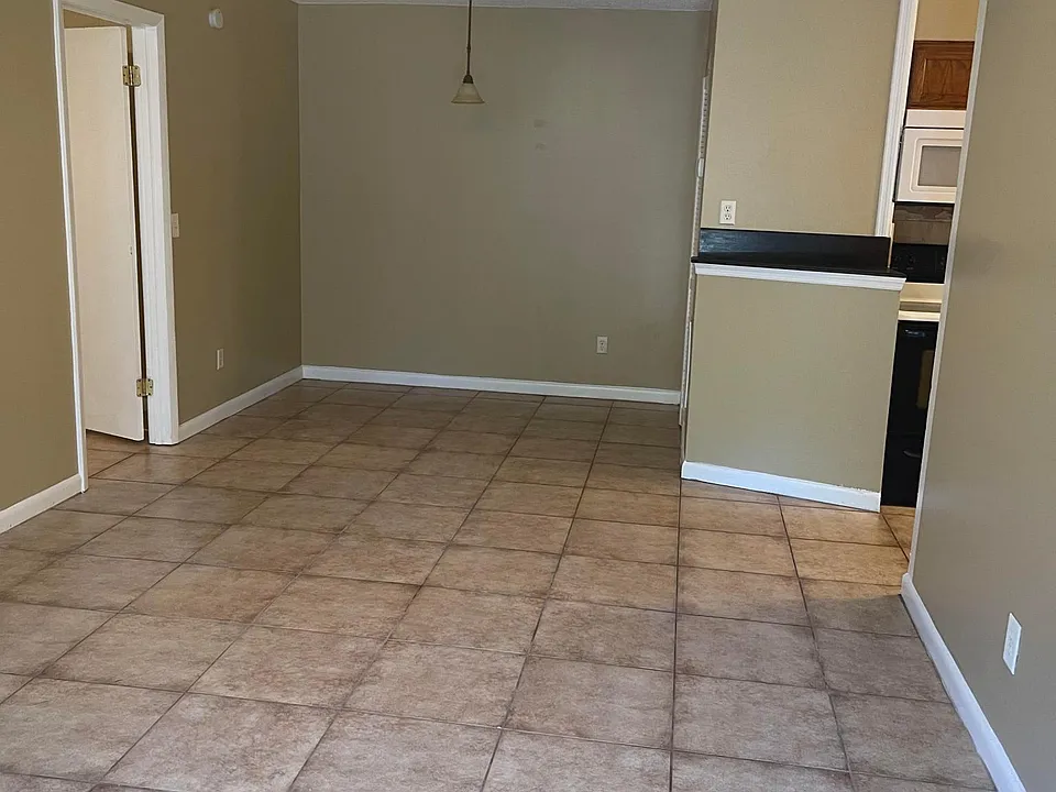 living/dining room