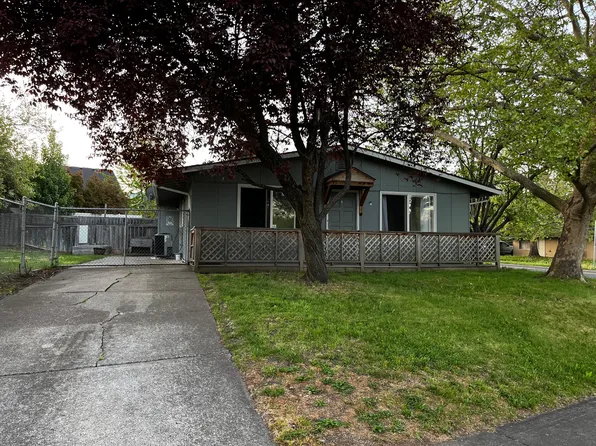 925 Olympic Ave, Medford, OR 97504