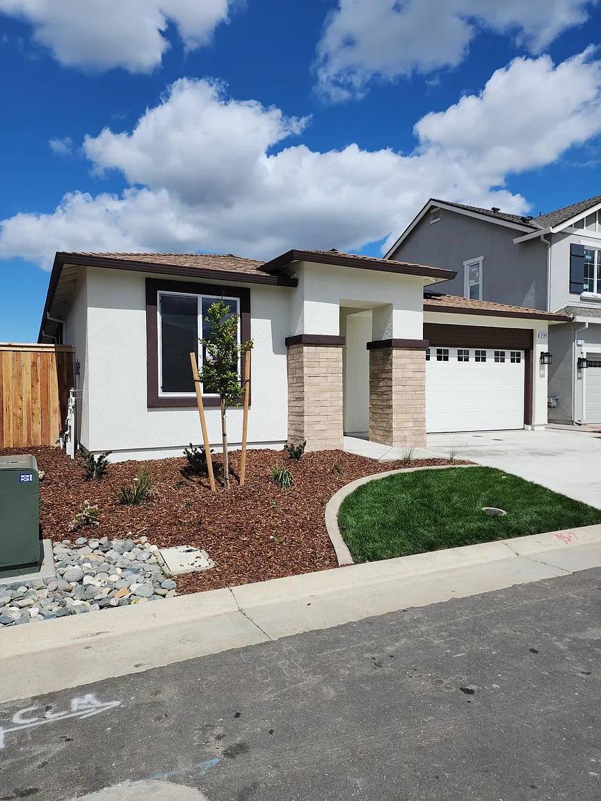 2145 Longmire Loop photo 1