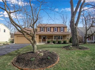 23 Old Farm Cir, Williamsville, NY