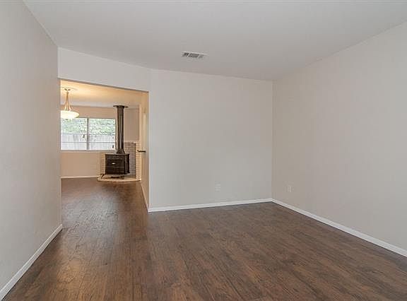 3rd image of 529 E Coral Way