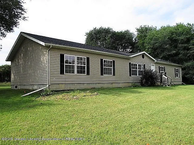 11075 W Grand River Rd photo 1