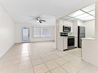 1010 Newcastle #1010-A, Boca Raton, FL 33434