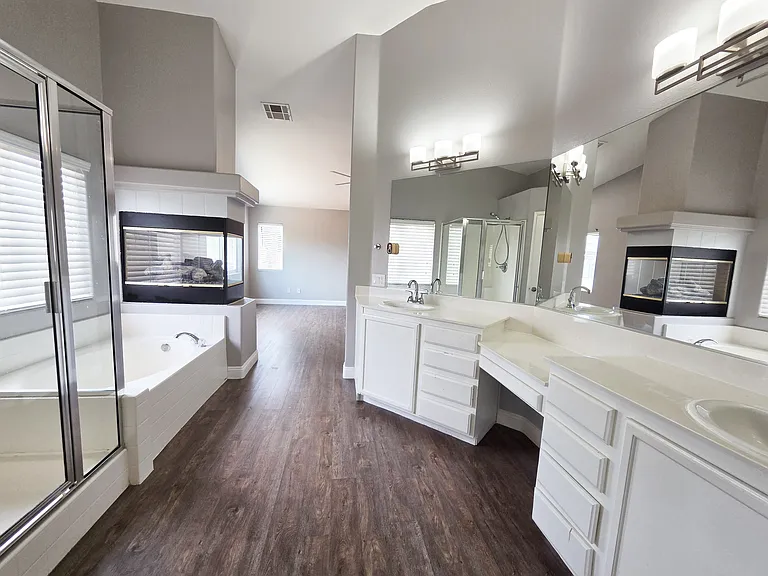 9946 Burton Lake Ct — Photo 23