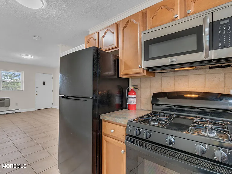455 Ocean Blvd #8 — Photo 7