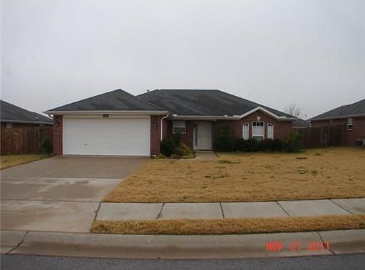 1st image of 1014 Applewood Cir