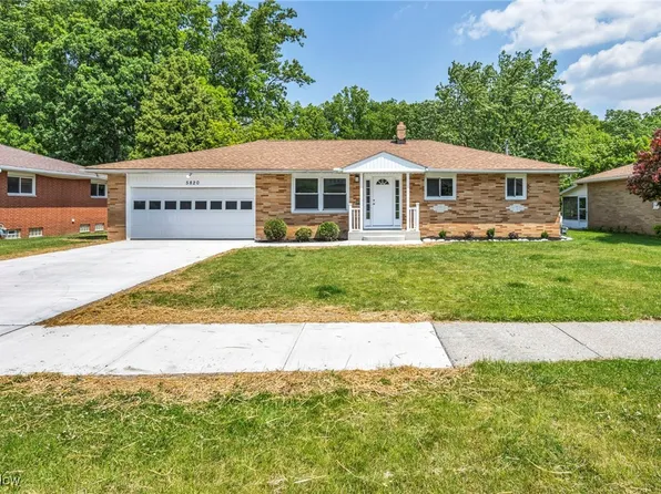 5820 Sandy Hook Dr, Parma, OH 44134