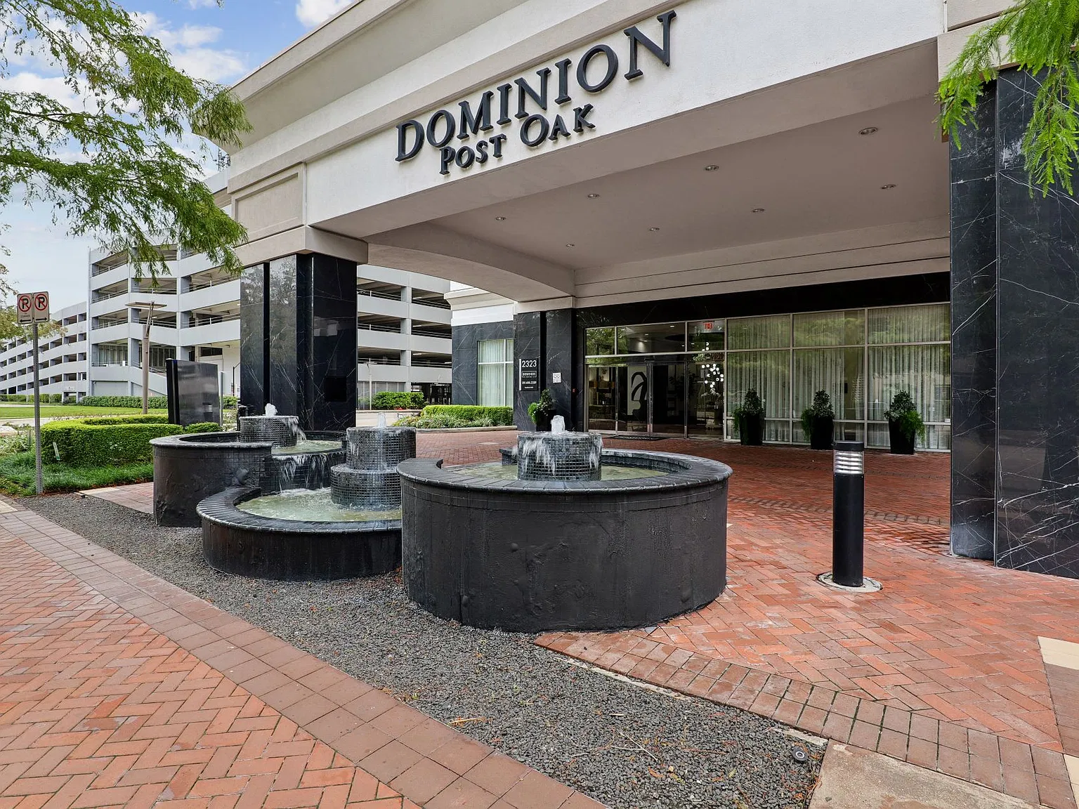 Dominion Post Oak — Photo 2