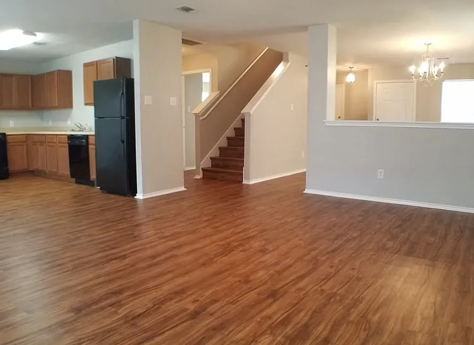 4 bed, 3.5 bath, 2322 sqft, $2,200 — Photo 4