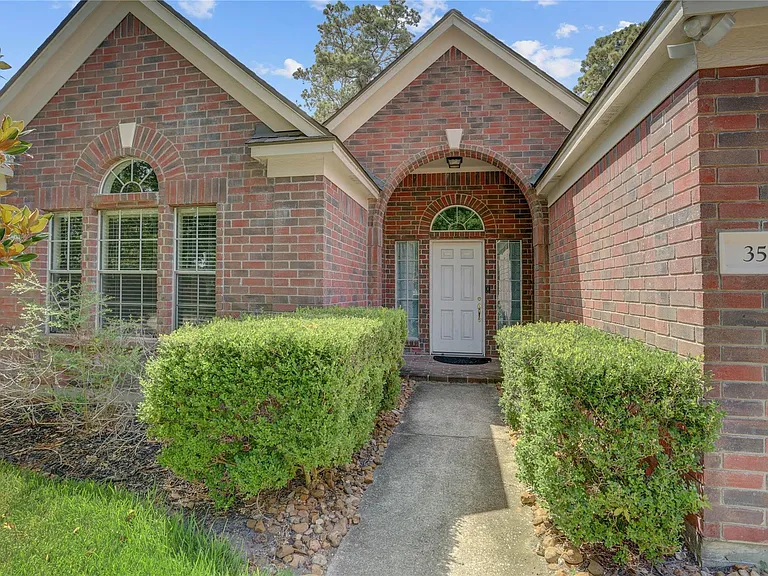 35 Tranquil Glade Pl — Photo 4