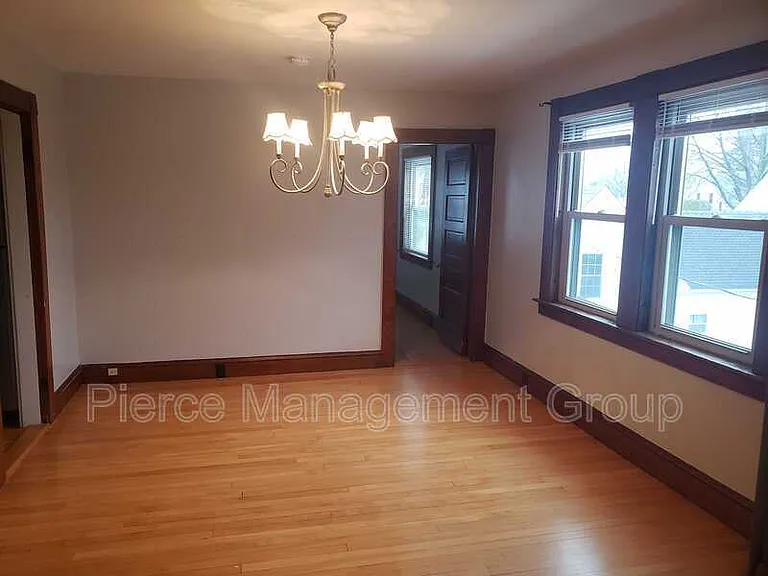 133 Brook St — Photo 4