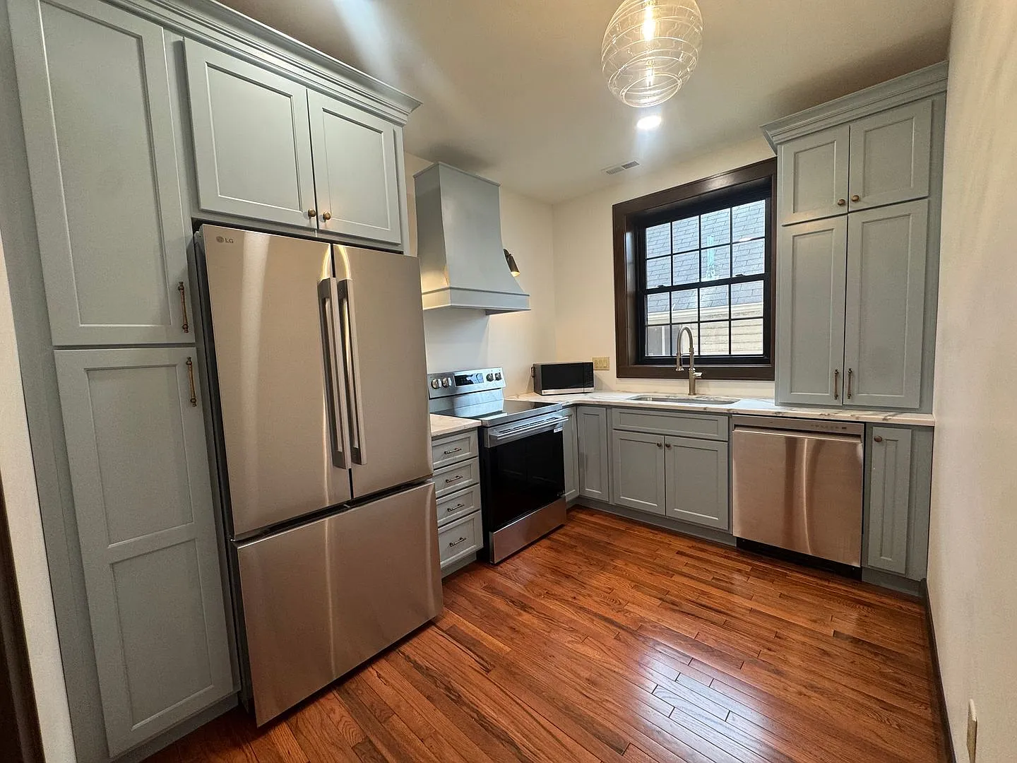 Meridian Flats — Photo 2