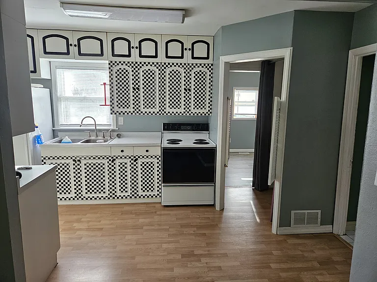 521 Main St — Photo 11