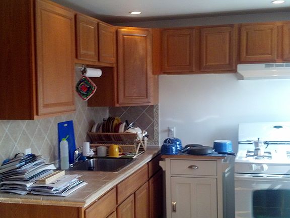 4th image of 521 Court St APT 3