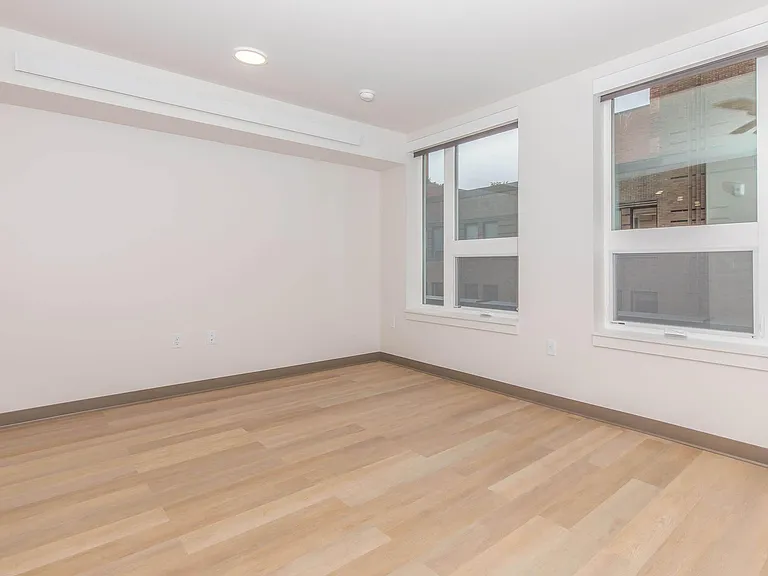 Beacon Pacific Village Apartments — Photo 32