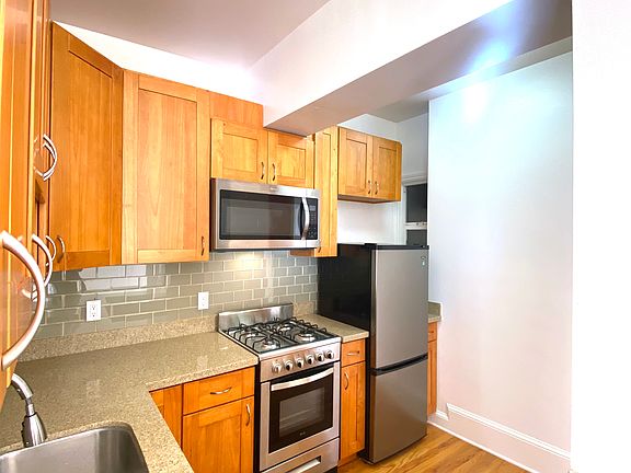 2nd image of 887 Bush St APT 205