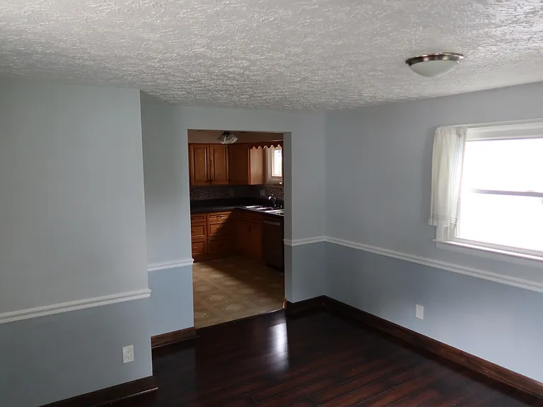 1637 Hanover St — Photo 4