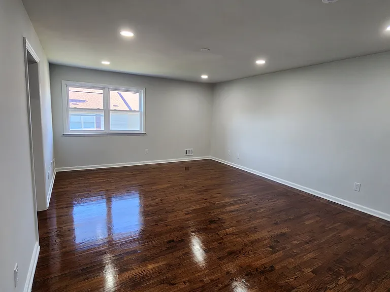 Spacious master bedroom