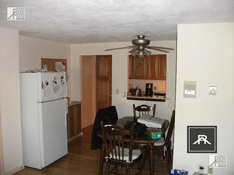 2 bed, 1.0 bath, $3,000 — Photo 4