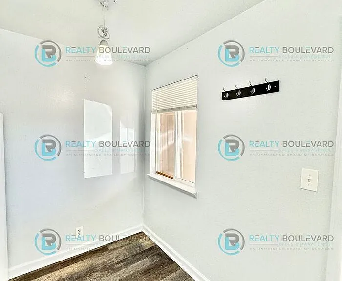929 Willow St #5 — Photo 10
