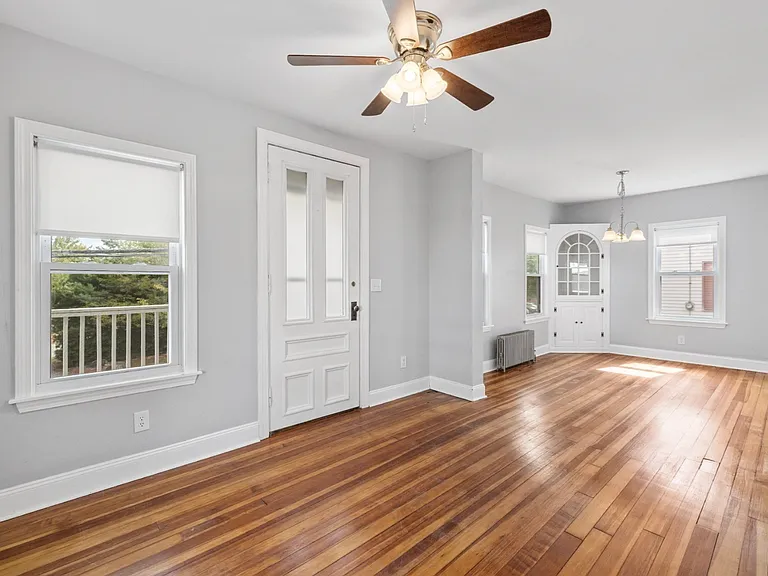 117 Gorham St — Photo 9