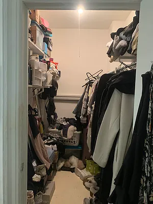 Rented by M.Grossman R.E. Management | media 10