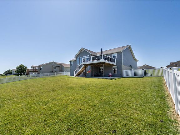 3rd image of 521 Glen Eagle Dr