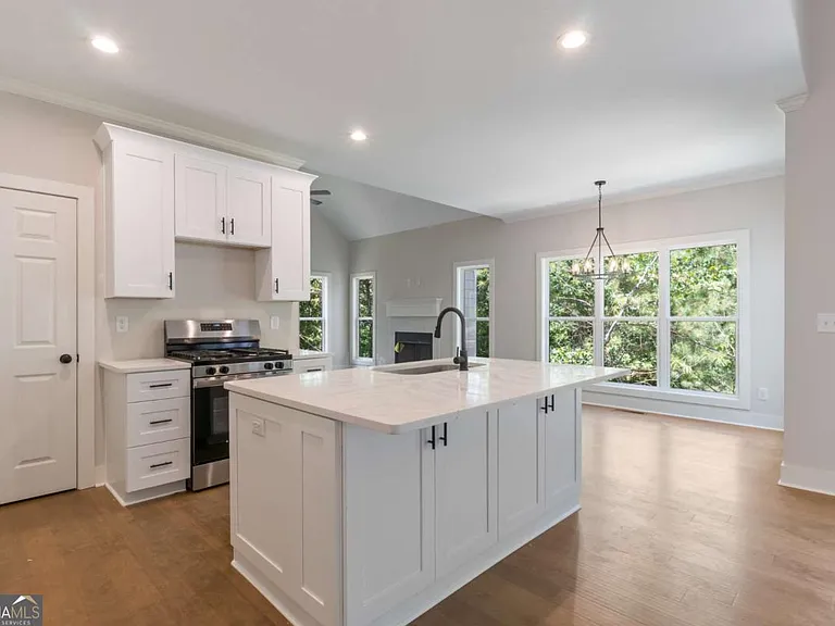 400 Ansley Dr — Photo 13