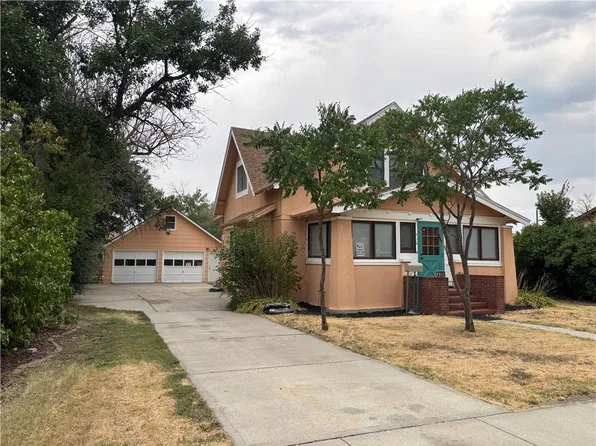 416 N Cody Ave, Hardin, MT 59034