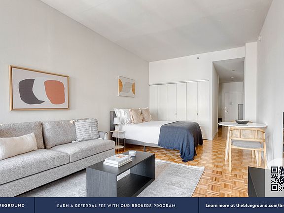 4th image of 90 Washington St APT 16J