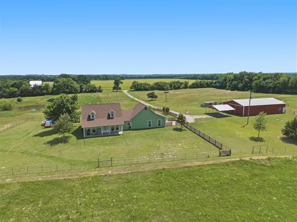 643 County Road 2992, Windom, TX 75492
