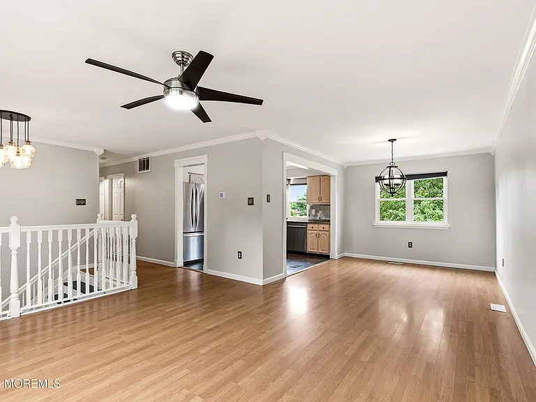 1029 Lucy Ln — Photo 5