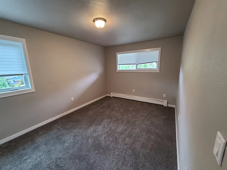 2810 W Northern Lights Blvd — Photo 15