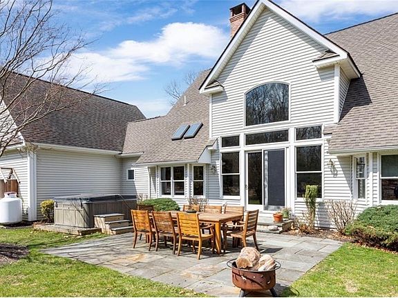 3rd image of 154 Kingston Rd