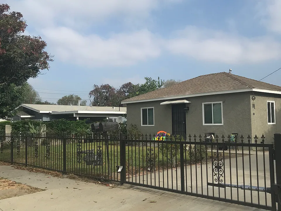 10437 Gidley St