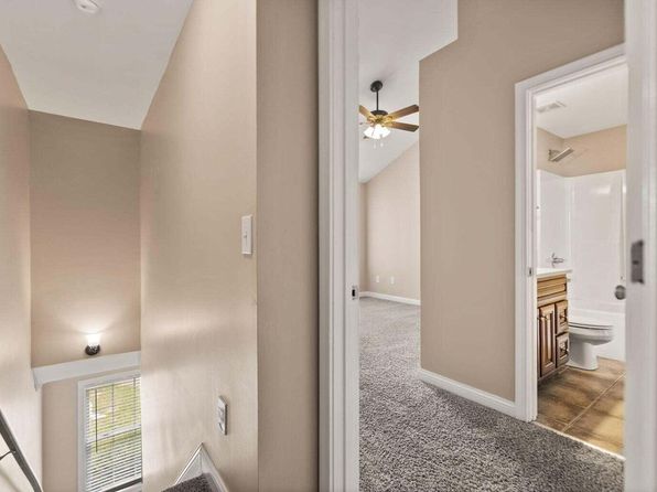 lexington-kentucky-446956486 picture