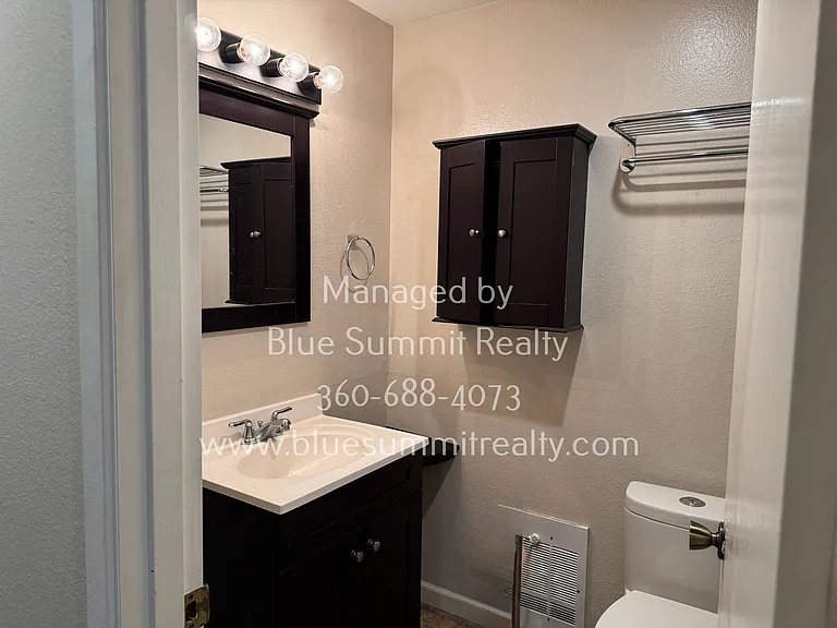 7548 Siskin Dr SE — Photo 8